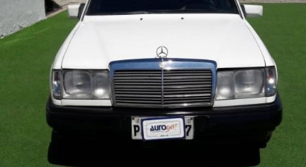 Mercedes Benz E230 1989 Quito