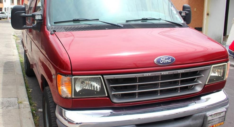 Ford E-350 Club Wagon 1999 Quito