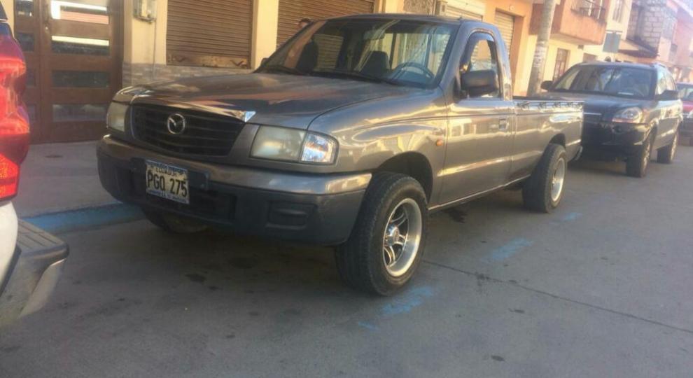 Mazda B2200 CS 2004 Cuenca