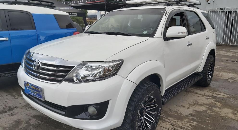Toyota Fortuner 2.7 2015 Cuenca