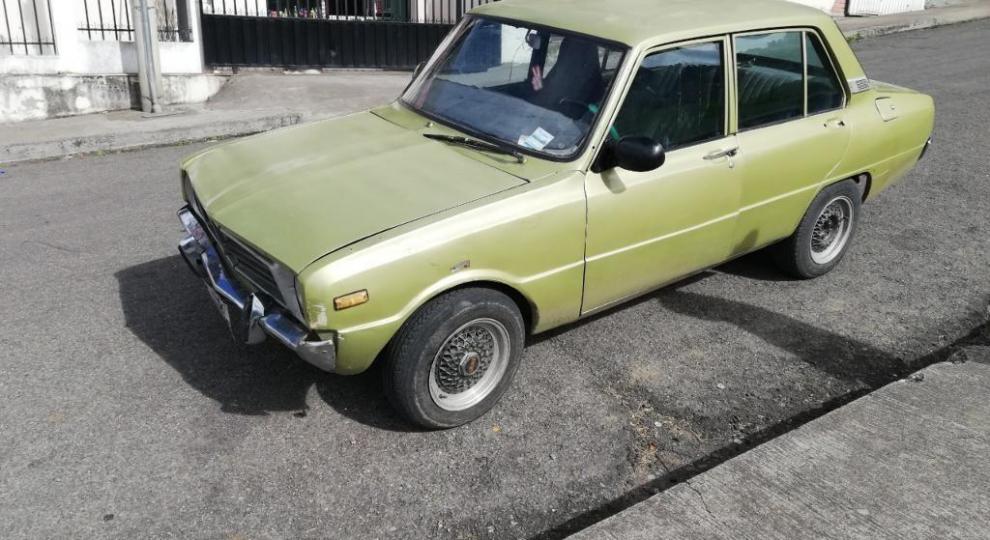 Mazda 323 1976 Cuenca