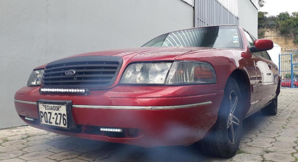 Ford CROW VICTORIA 1998 Quito