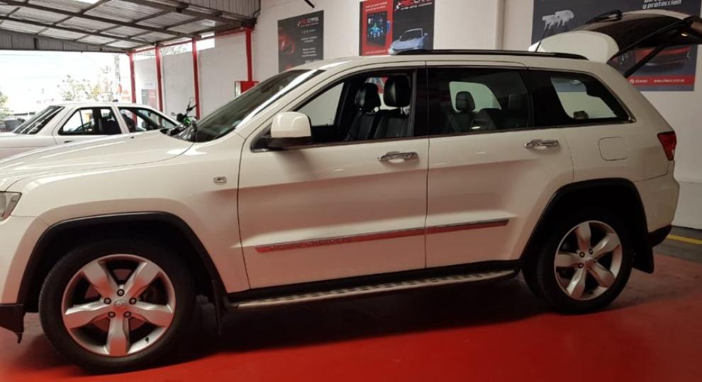 Jeep Grand Cherokee Limited 2011 Quito
