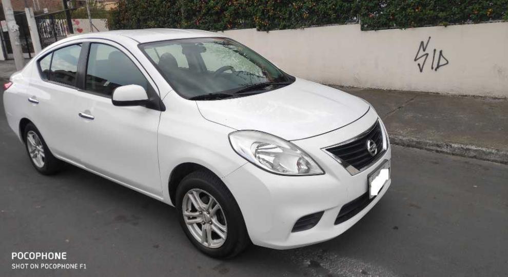Nissan Versa 2013 Ambato