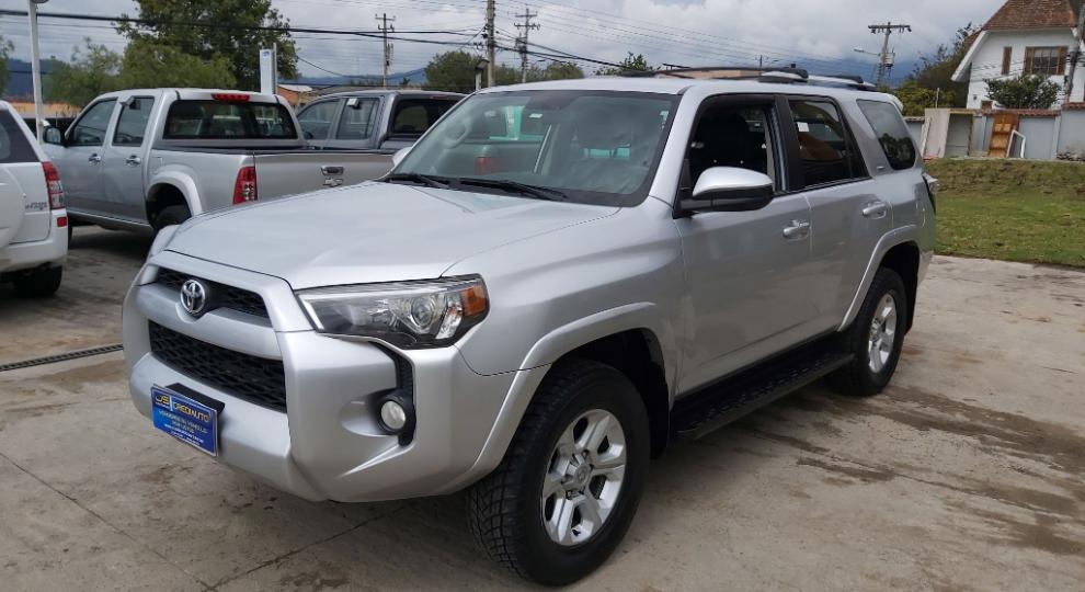 Toyota 4 Runner SR5 2015 Cuenca