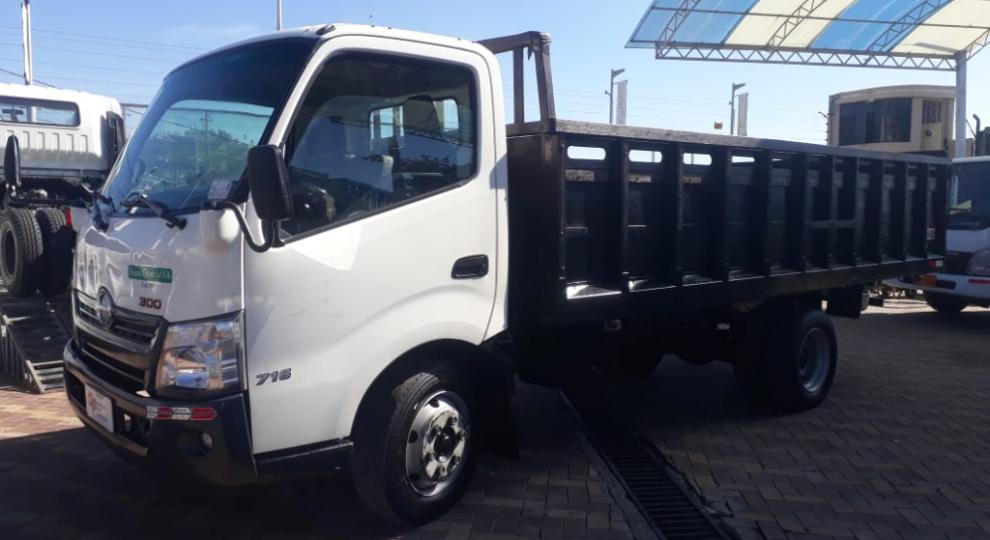 Hino DUTRO 716 2015 Ambato
