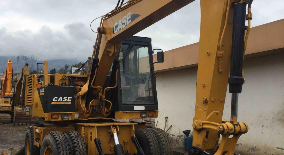 Case 688P 1990 Ambato