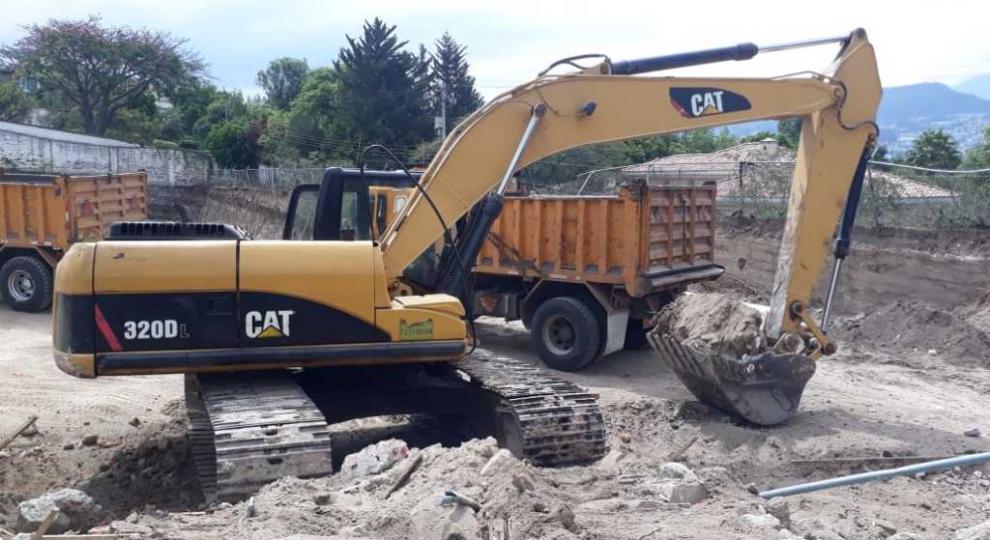 Hyundai R330LC-9S 2006 Quito