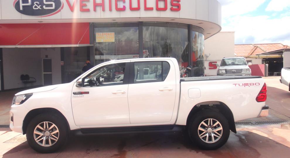 Toyota NEW HILUX 2.4 CD 4X4 2019 Cuenca