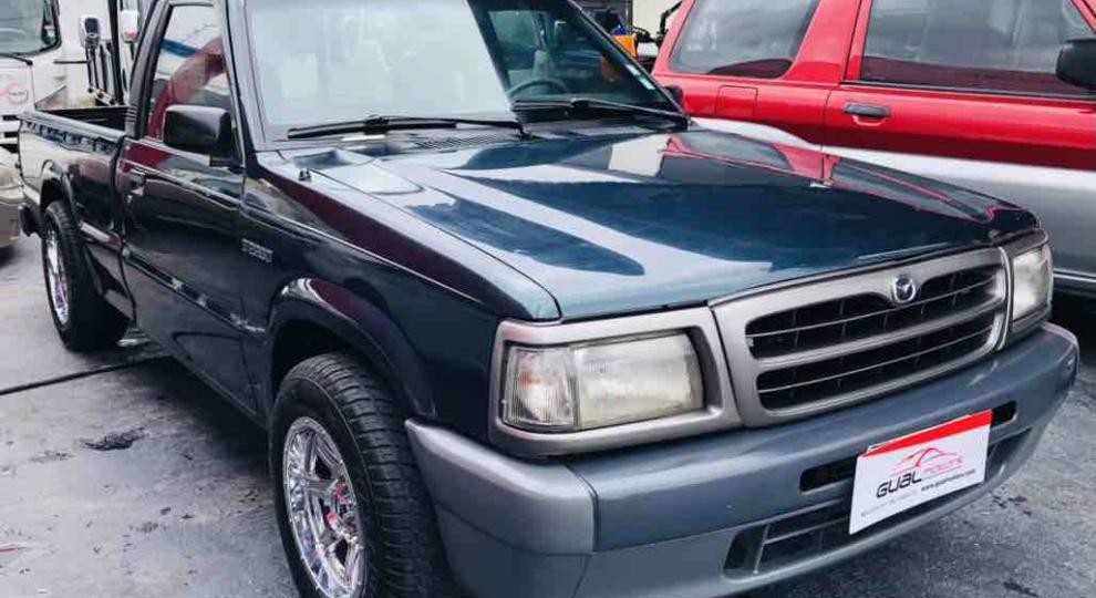 Mazda B2200 CS 1999 Ambato