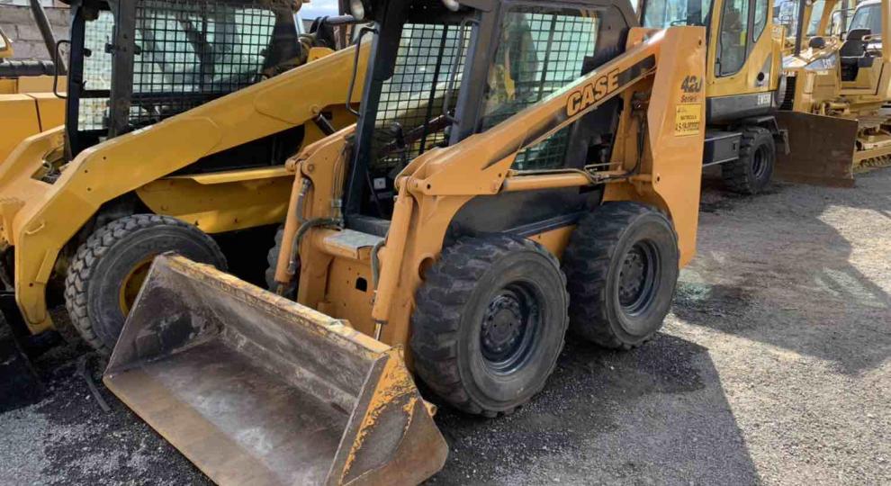 Case 420SL 2008 Ambato