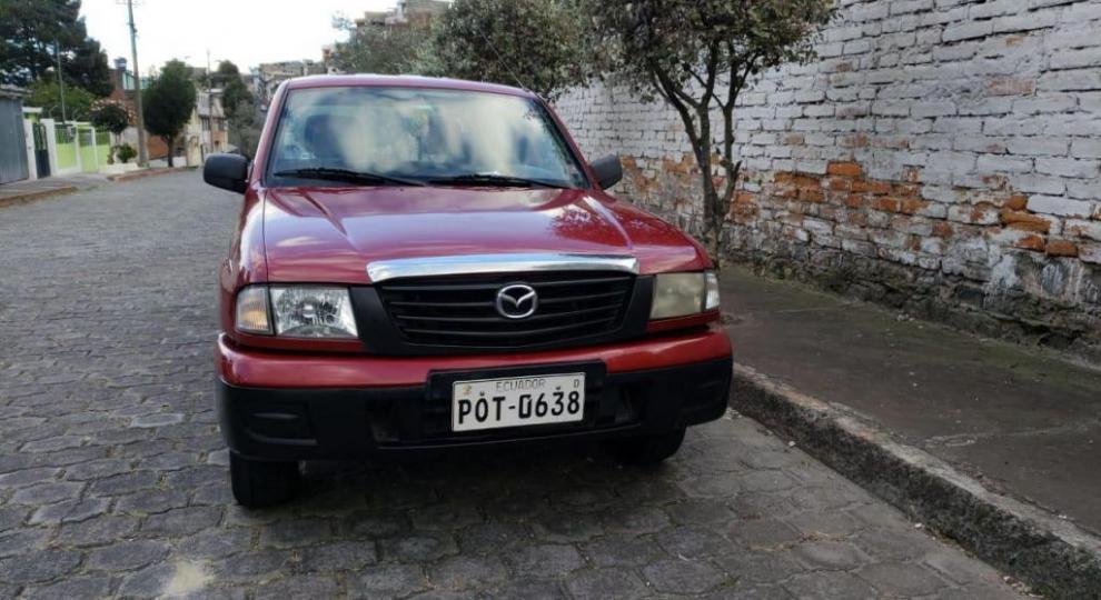 Mazda B2200 CD 2006 Quito