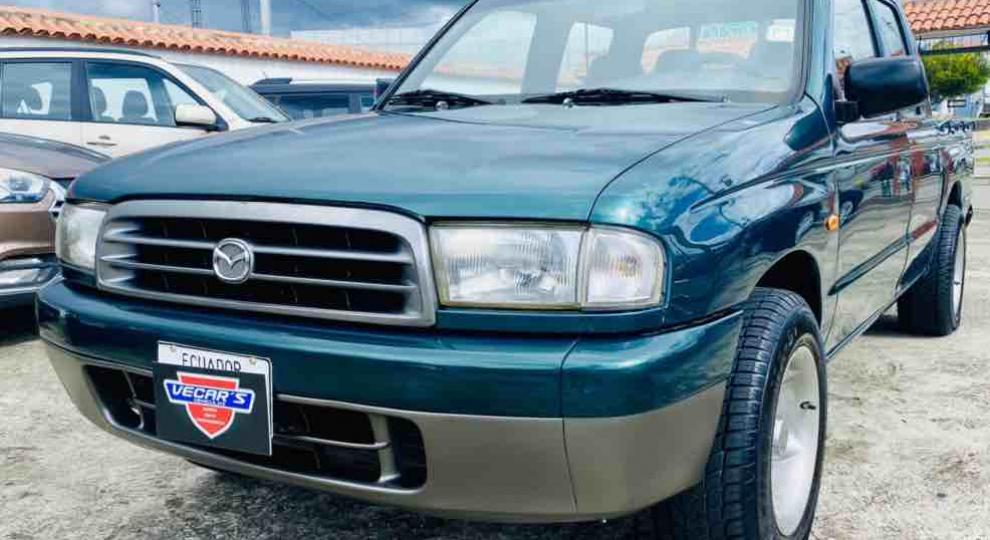 Mazda B2200 CD 2003 Cuenca