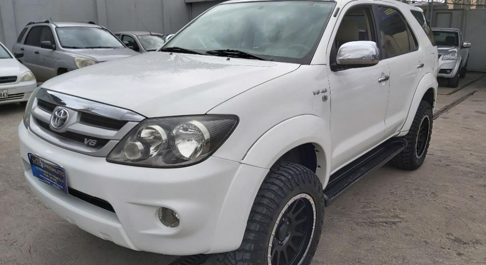 Toyota Fortuner 4.0 2008 Cuenca