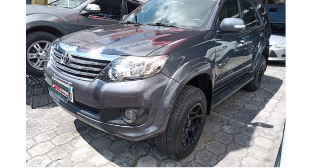 Toyota Fortuner 2.7 2014 Quito