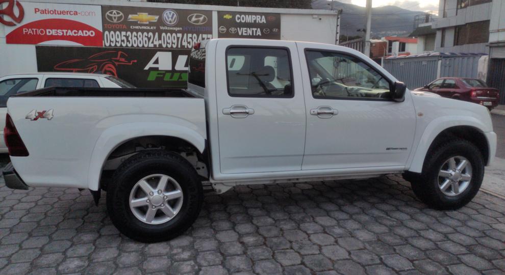 Chevrolet D-MAX CRDI FULL AC 3.0 CD 4X4 TM DIESEL 2013 Quito