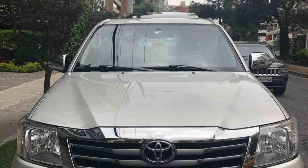 Toyota Hilux SR5 2015 Quito