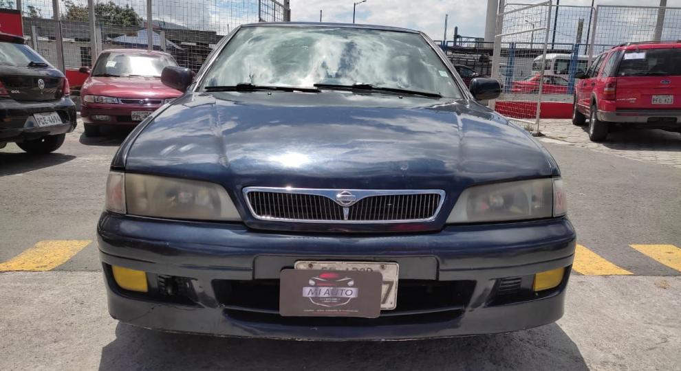 Nissan Primera 2000 Quito
