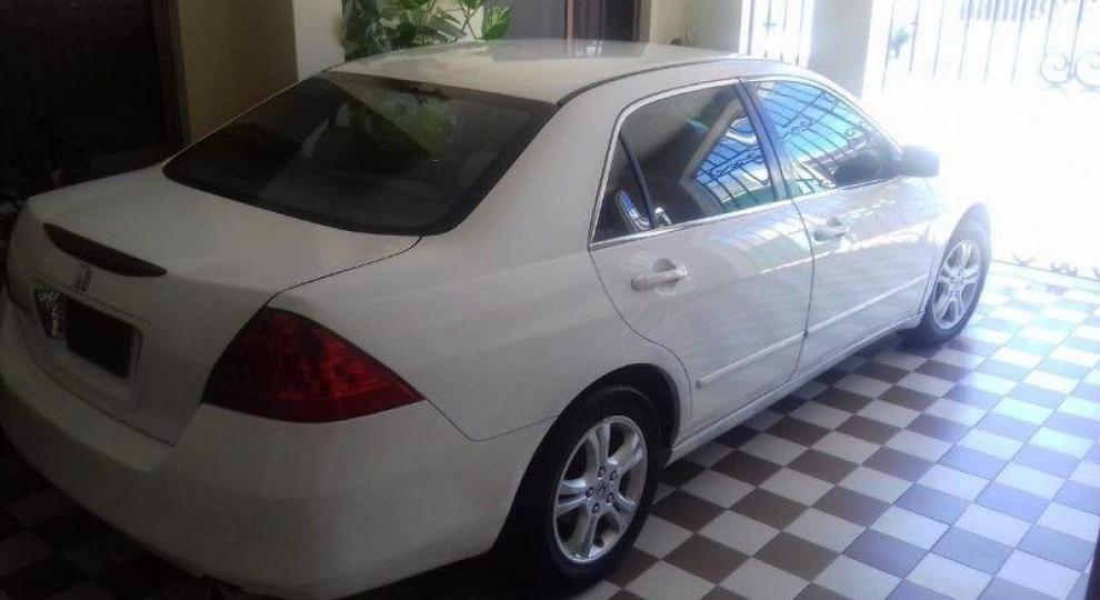 Honda Accord 2006 Mani