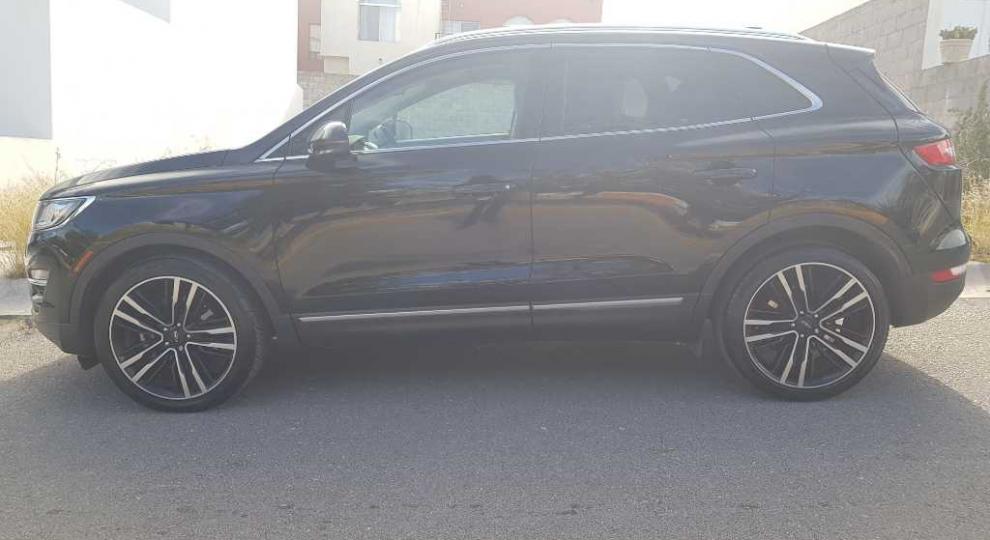 Lincoln MKC 2017 Chihuahua