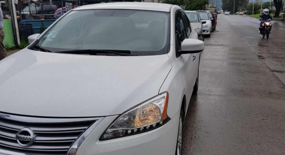 Nissan Sentra 2015 León