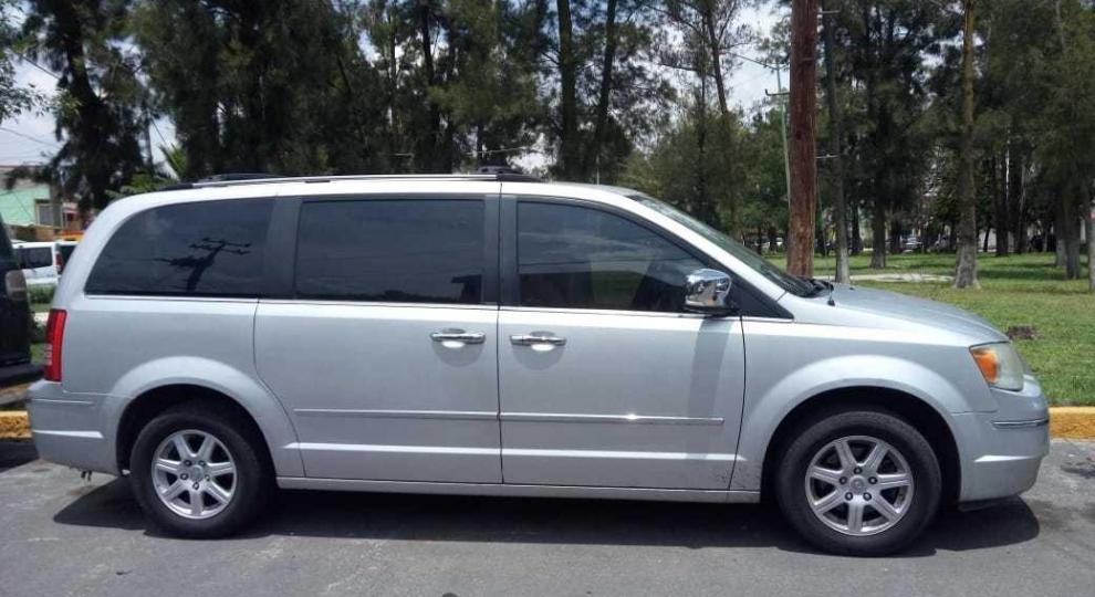 Chrysler Town Country 2008 Nezahualcoyotl