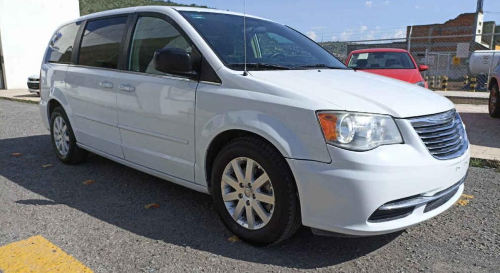 Chrysler Town Country 2016 Celaya