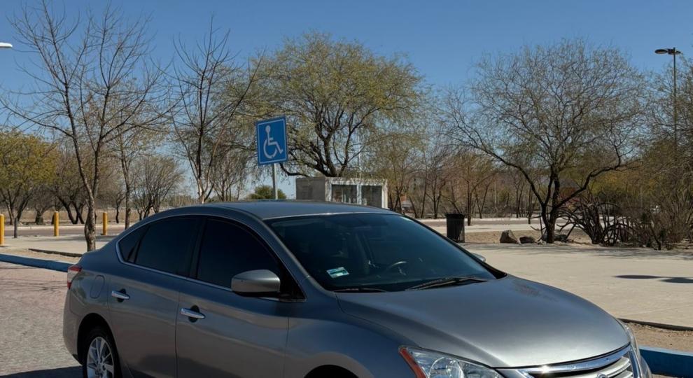 Nissan Versa Sense 2015 Hermosillo