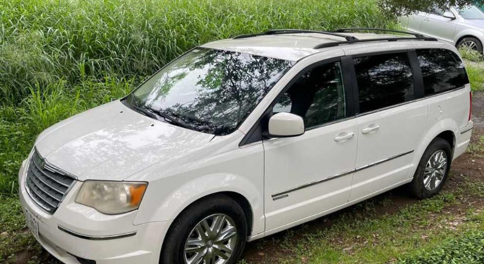 Chrysler Plymount 2010 San Pedro Garza García