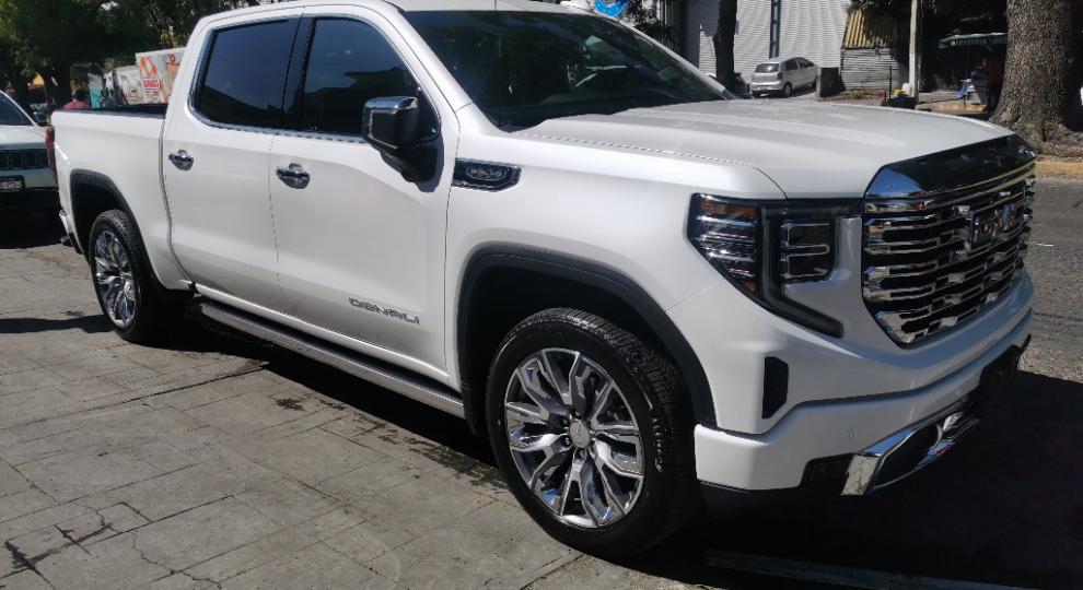GMC Sierra Crew Cab 2023 Guadalajara