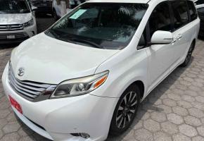 Toyota Sienna 2015