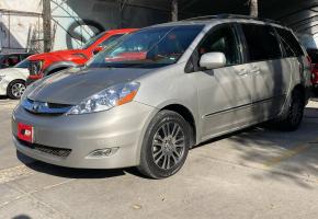 Toyota Sienna 2010