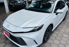 Toyota Camry 2025