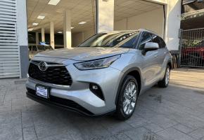 Toyota Highlander 2021