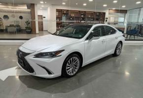 Lexus ES 2023