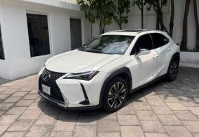 Lexus UX 2024