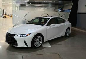 Lexus IS 300 2024