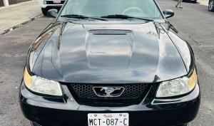 Ford Mustang 2000