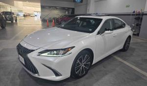 Lexus ES 2025