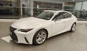 Lexus IS 300 2023
