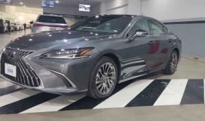 Lexus ES 2025