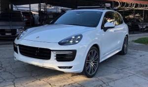 Porsche Cayenne GTS 2016