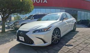 Lexus ES 2022