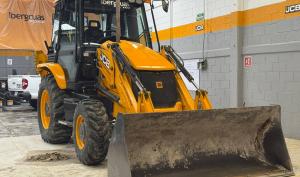 JCB 3CX PLUS 2022