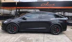 Tesla Model X 2024