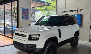 Land Rover Defender 2024