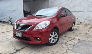 Nissan Versa Advance 2012