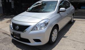 Nissan Versa Sense 2012