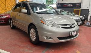 Toyota Sienna 2010