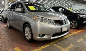 Toyota Sienna 2015
